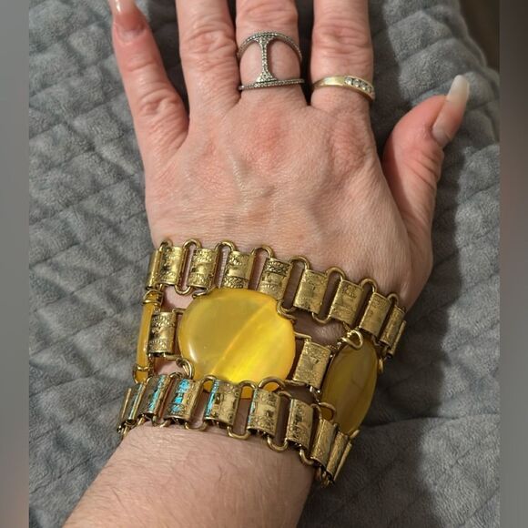 Vintage Gold-Tone Bracelet with Yellow Resin Cabochons - Signed BR - Picture 9 of 17